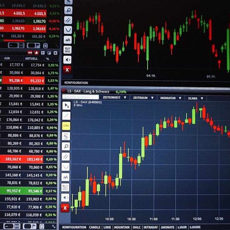 How MetaTrader 4 Helps Polish Traders Manage Multi-Broker Accounts